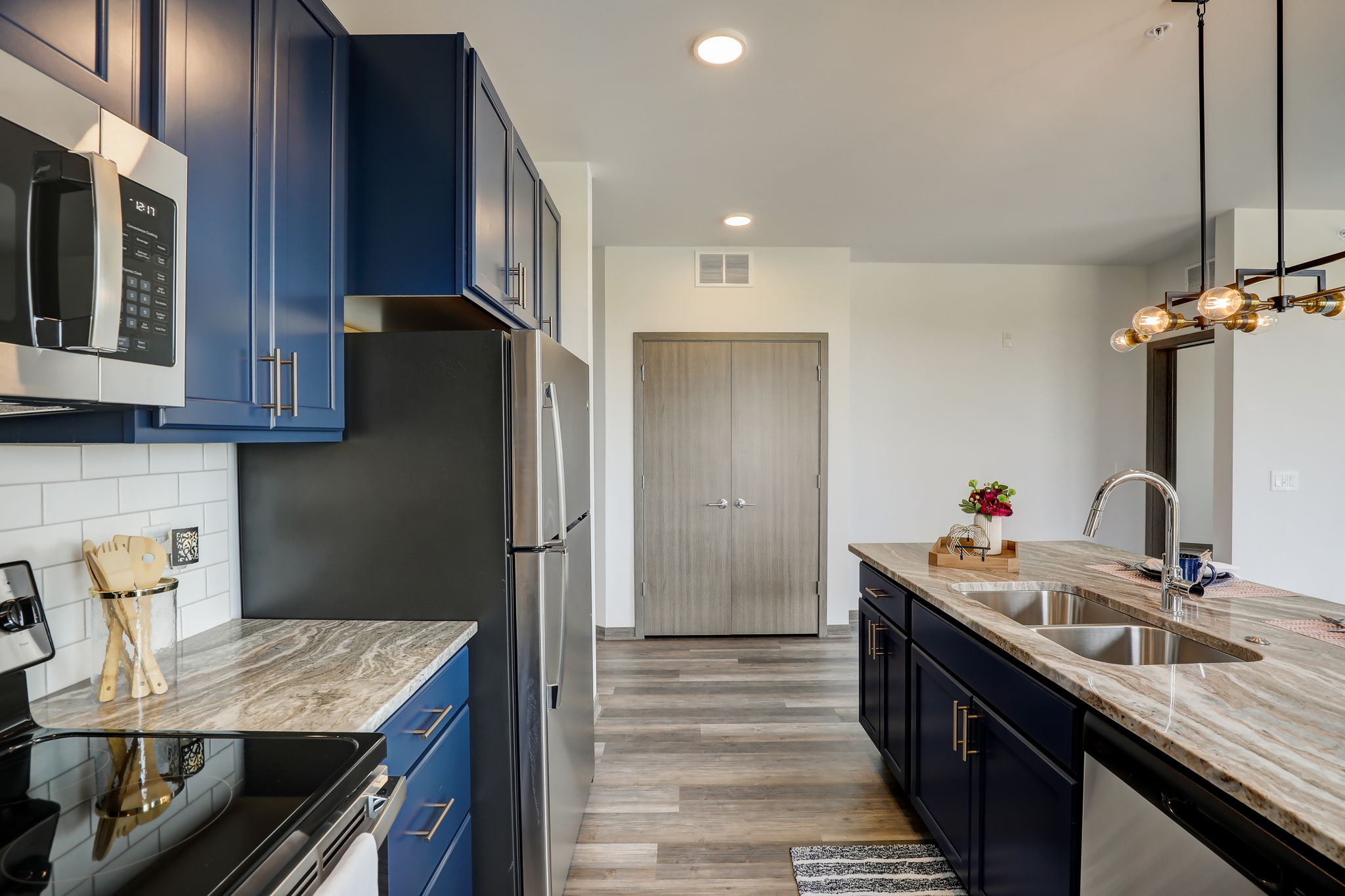 37523-web-or-mls-Mineral Point Rd-023.jpg